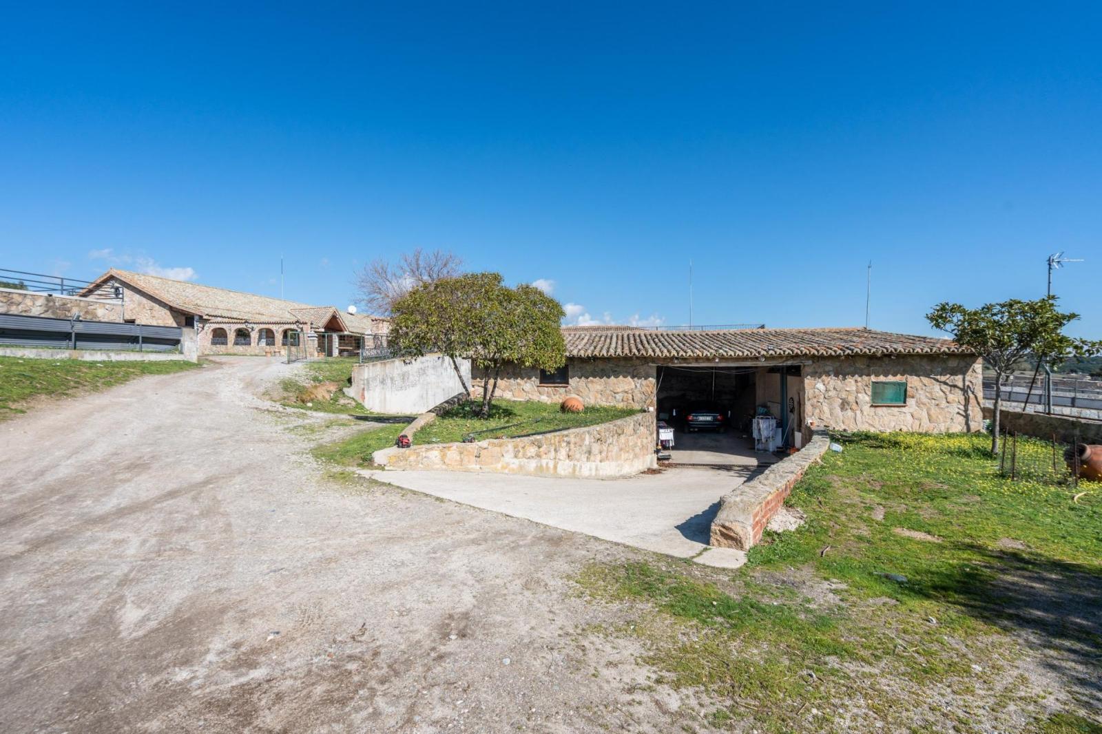 Plot for Sale in Robledo de Chavela