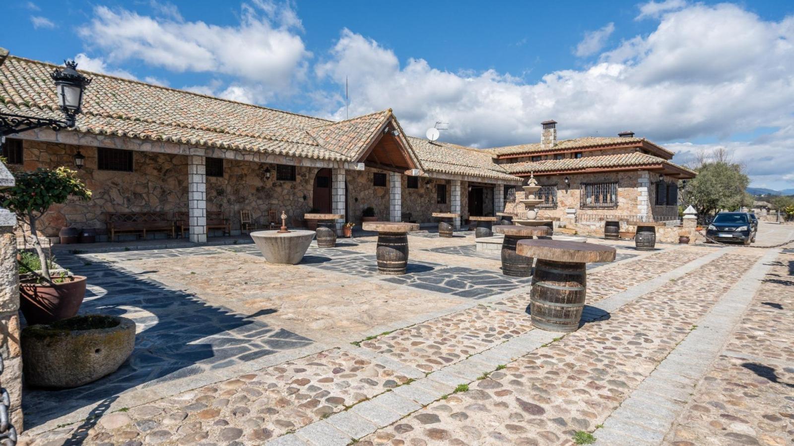 Plot for Sale in Robledo de Chavela
