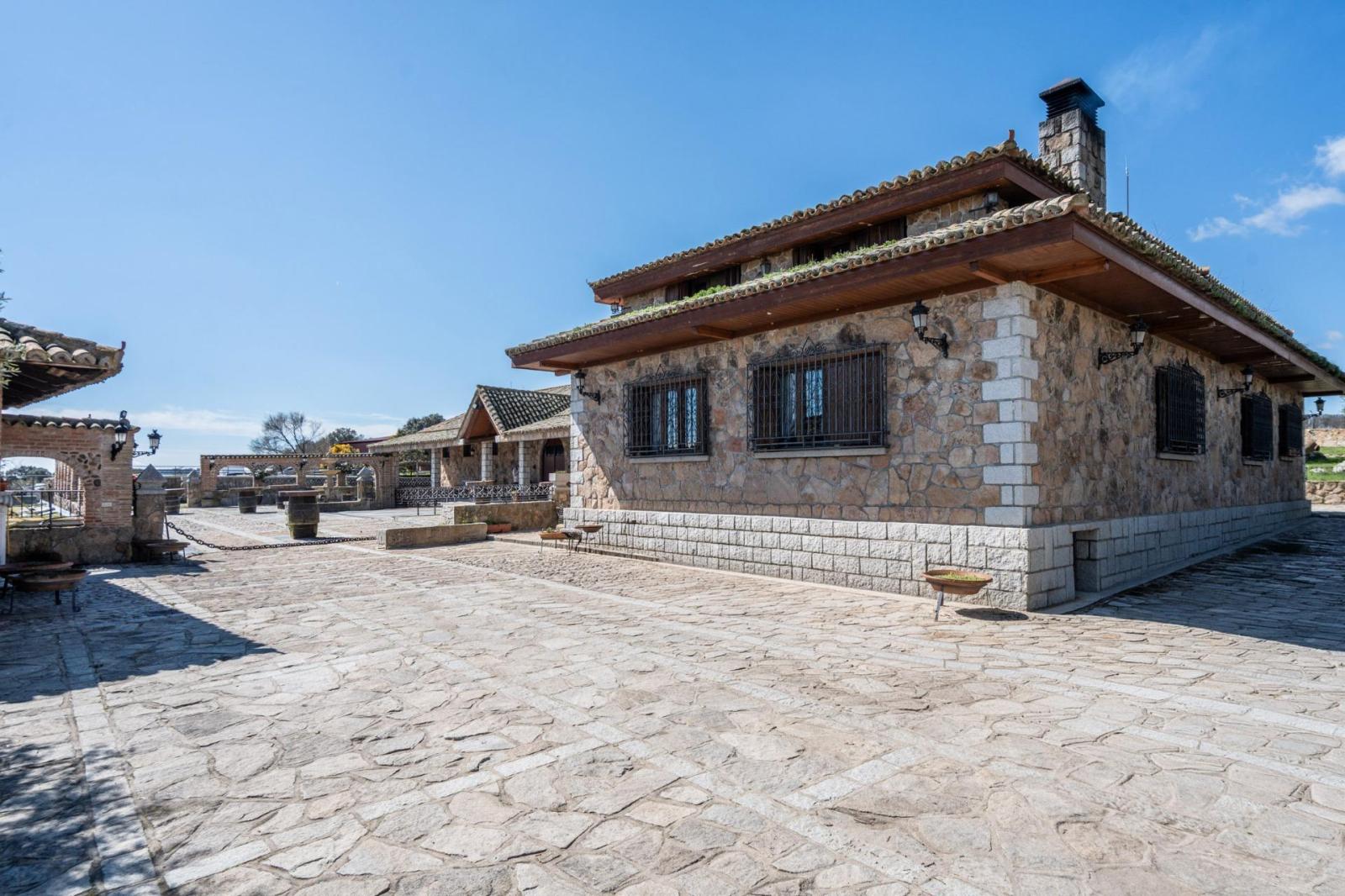 Plot for Sale in Robledo de Chavela