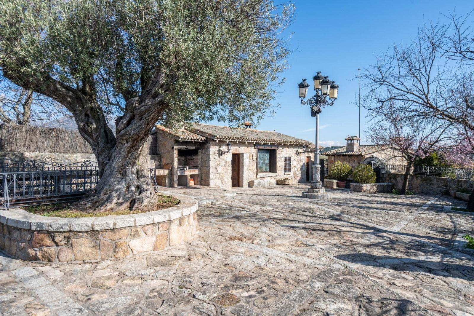 Plot for Sale in Robledo de Chavela