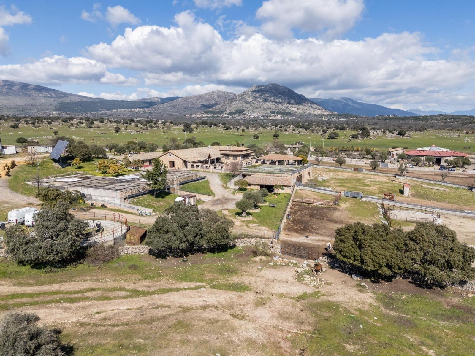 Plot for Sale in Robledo de Chavela