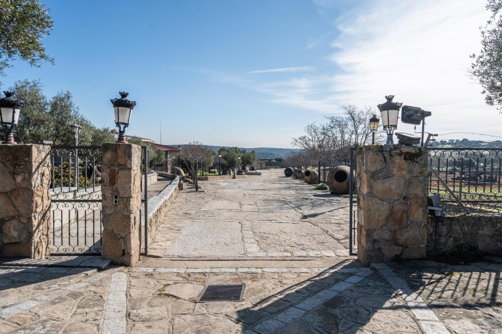 Plot for Sale in Robledo de Chavela
