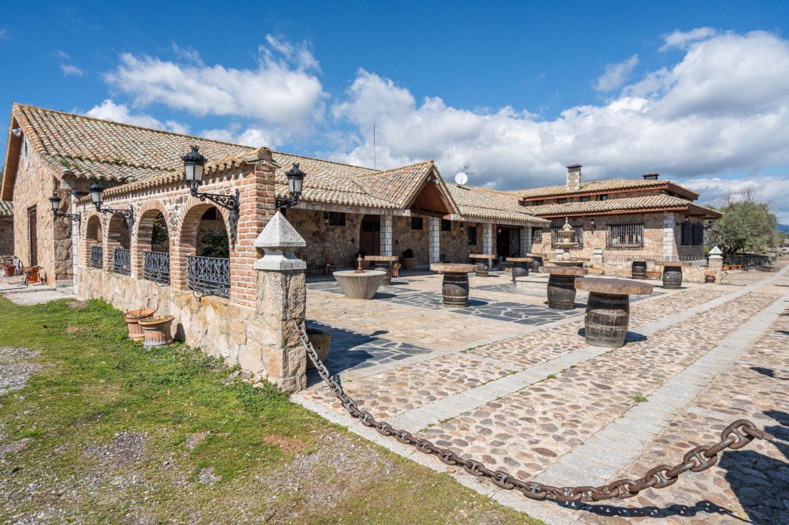 Plot for Sale in Robledo de Chavela
