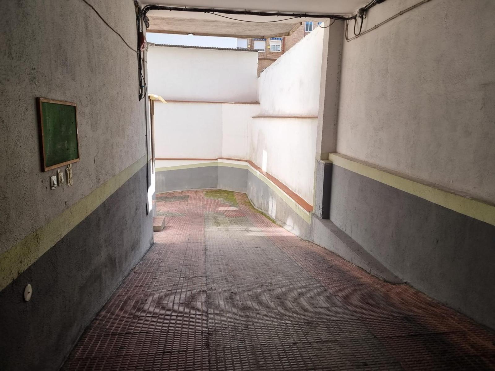Garage for Sale in Madrid