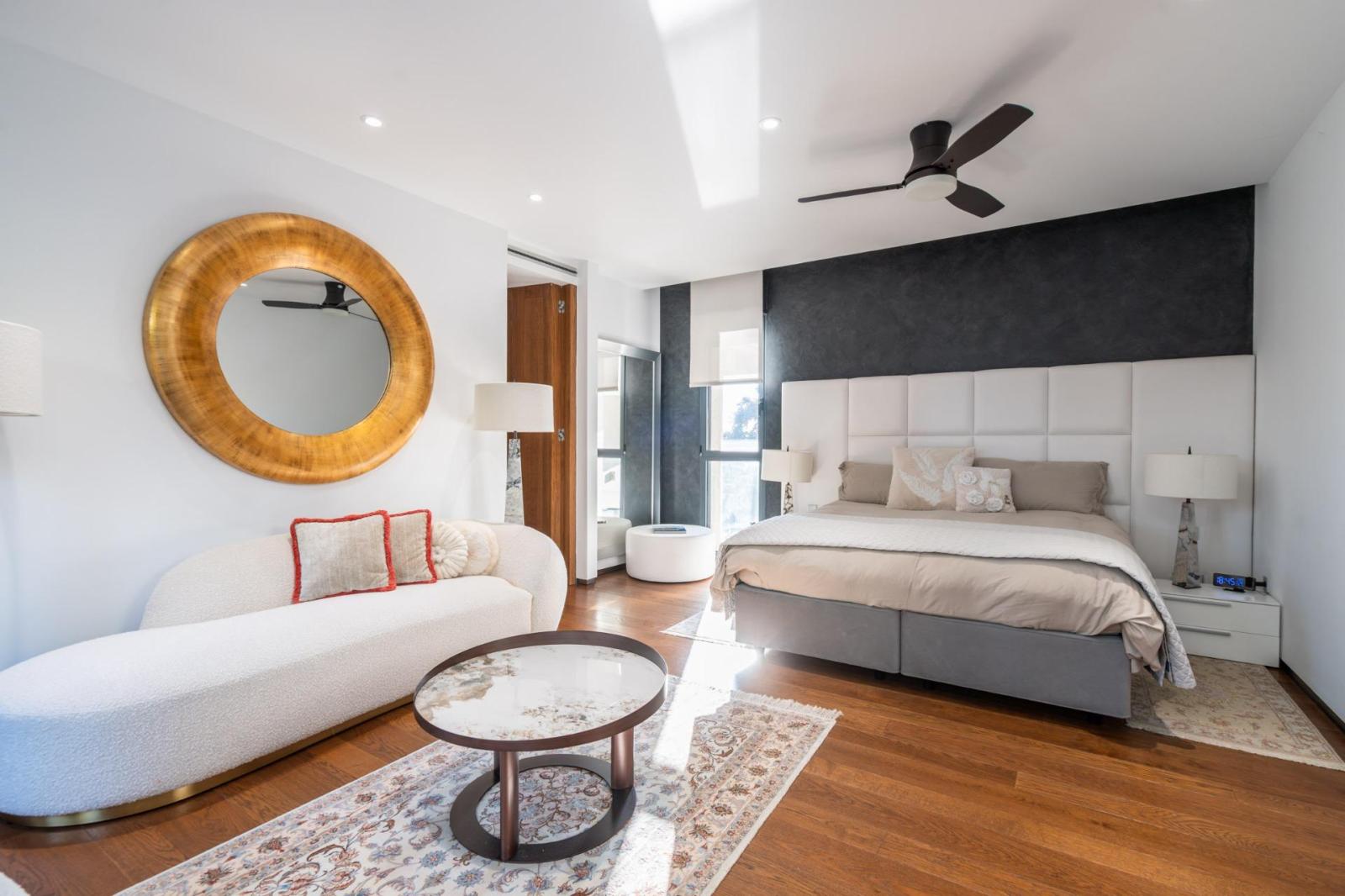 Villa for Sale in Villaviciosa de Odón