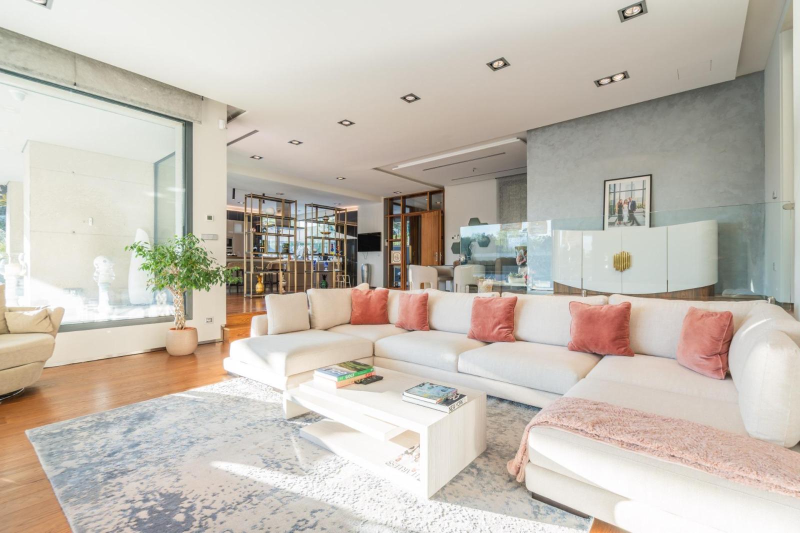 Villa for Sale in Villaviciosa de Odón