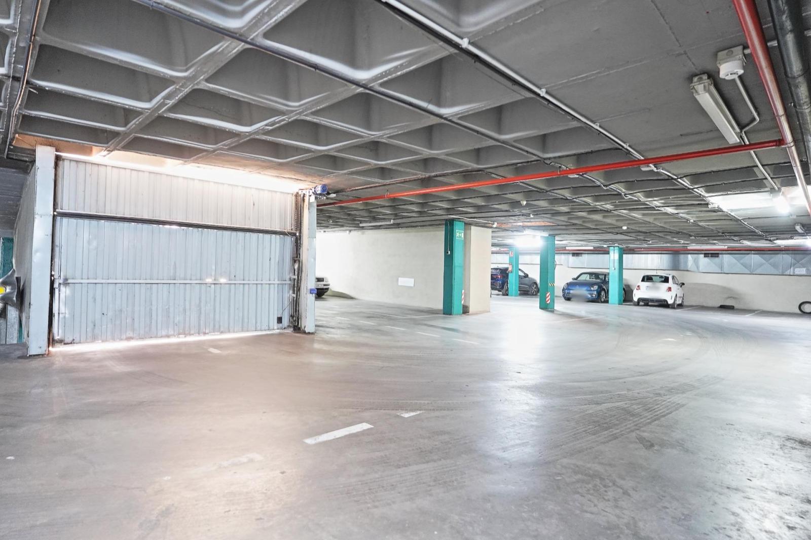 Garage for Sale in Madrid