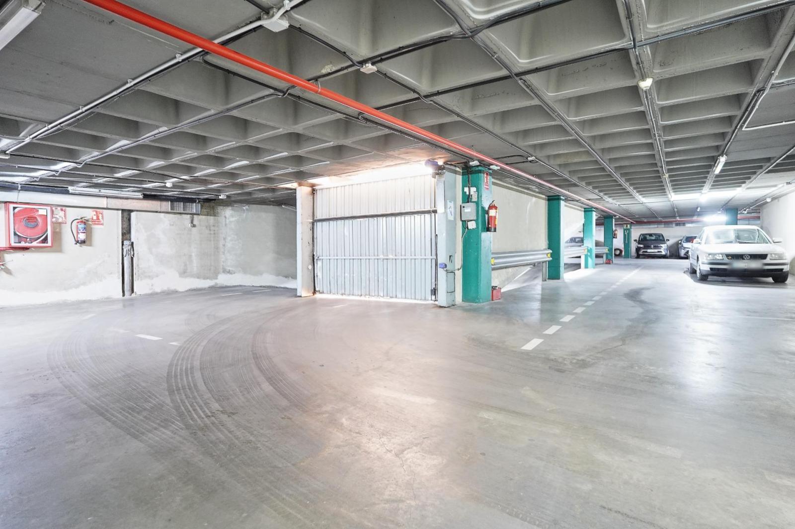 Garage for Sale in Madrid