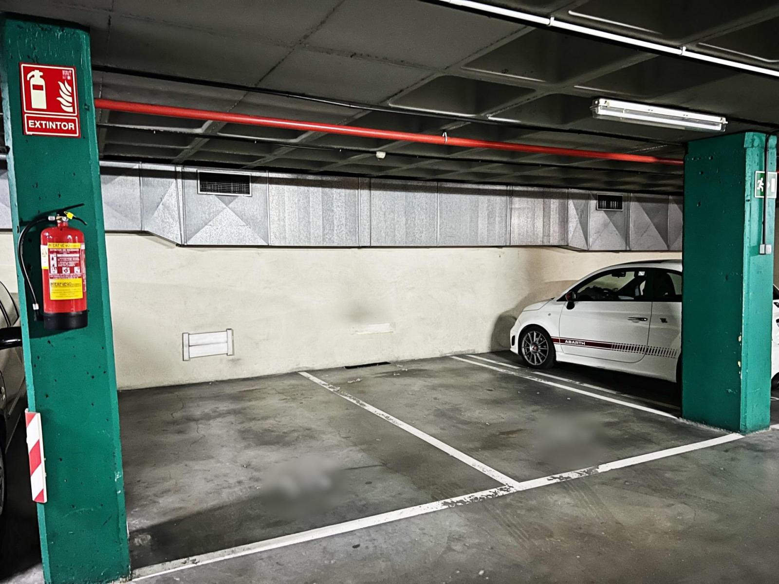 Garage for Sale in Madrid