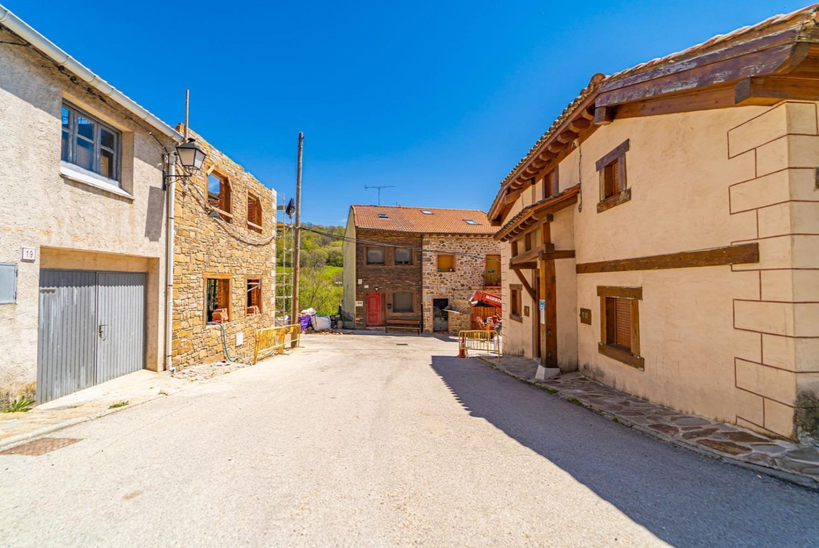 Chalet for Sale in Somosierra