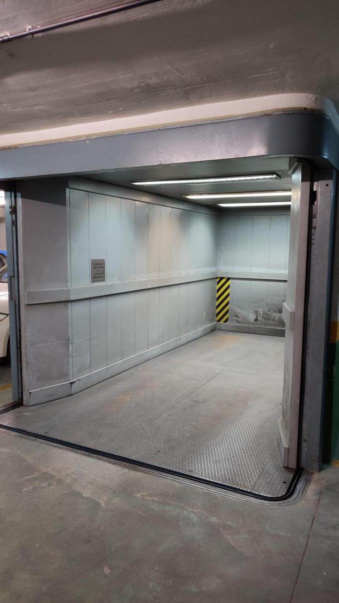 Garage for Sale in Madrid