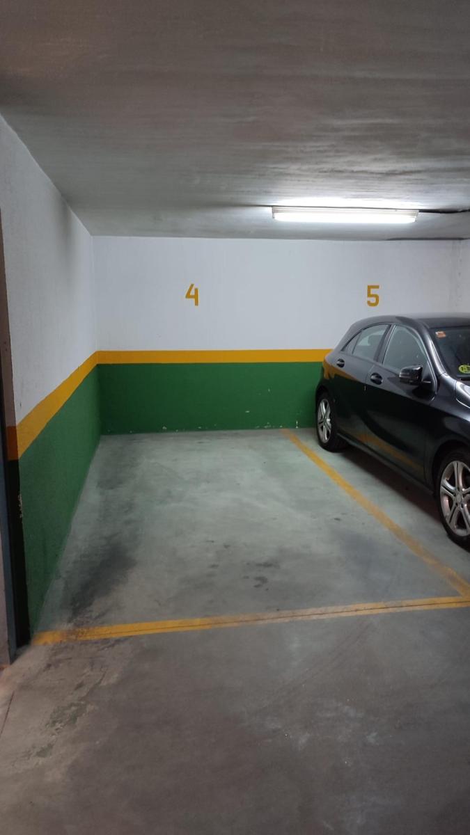 Garage for Sale in Madrid