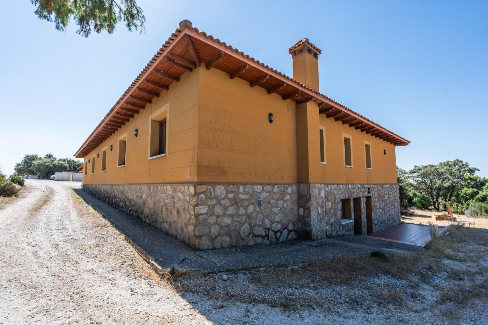 Country Property for Sale in Cenicientos