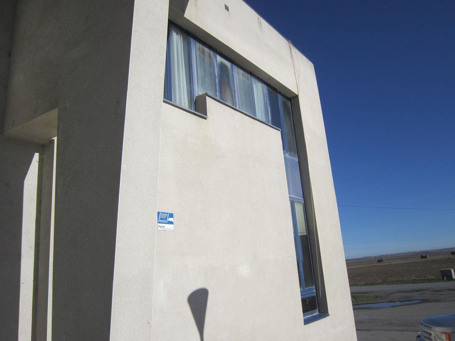 Building for Sale in Riocabado
