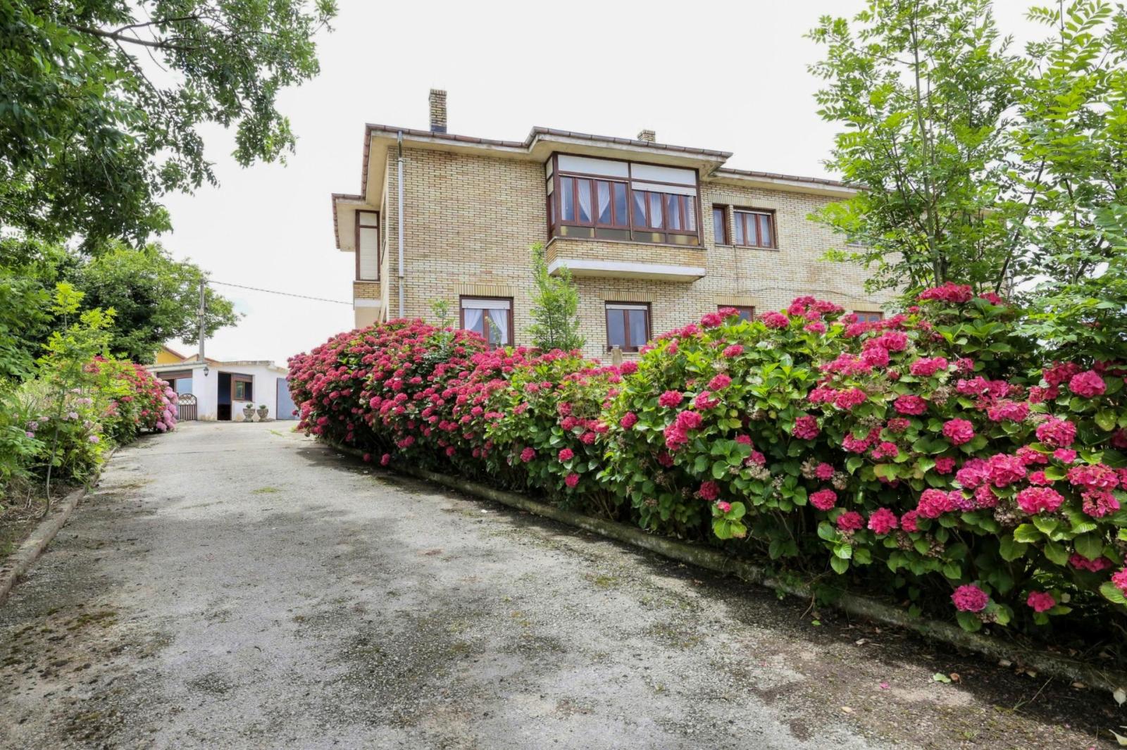 Chalet for Sale in Reocín