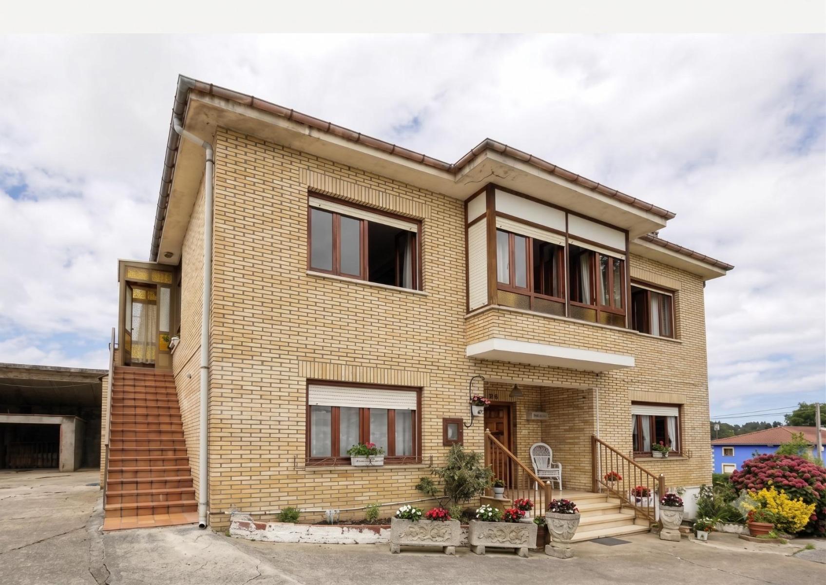 Chalet for Sale in Reocín