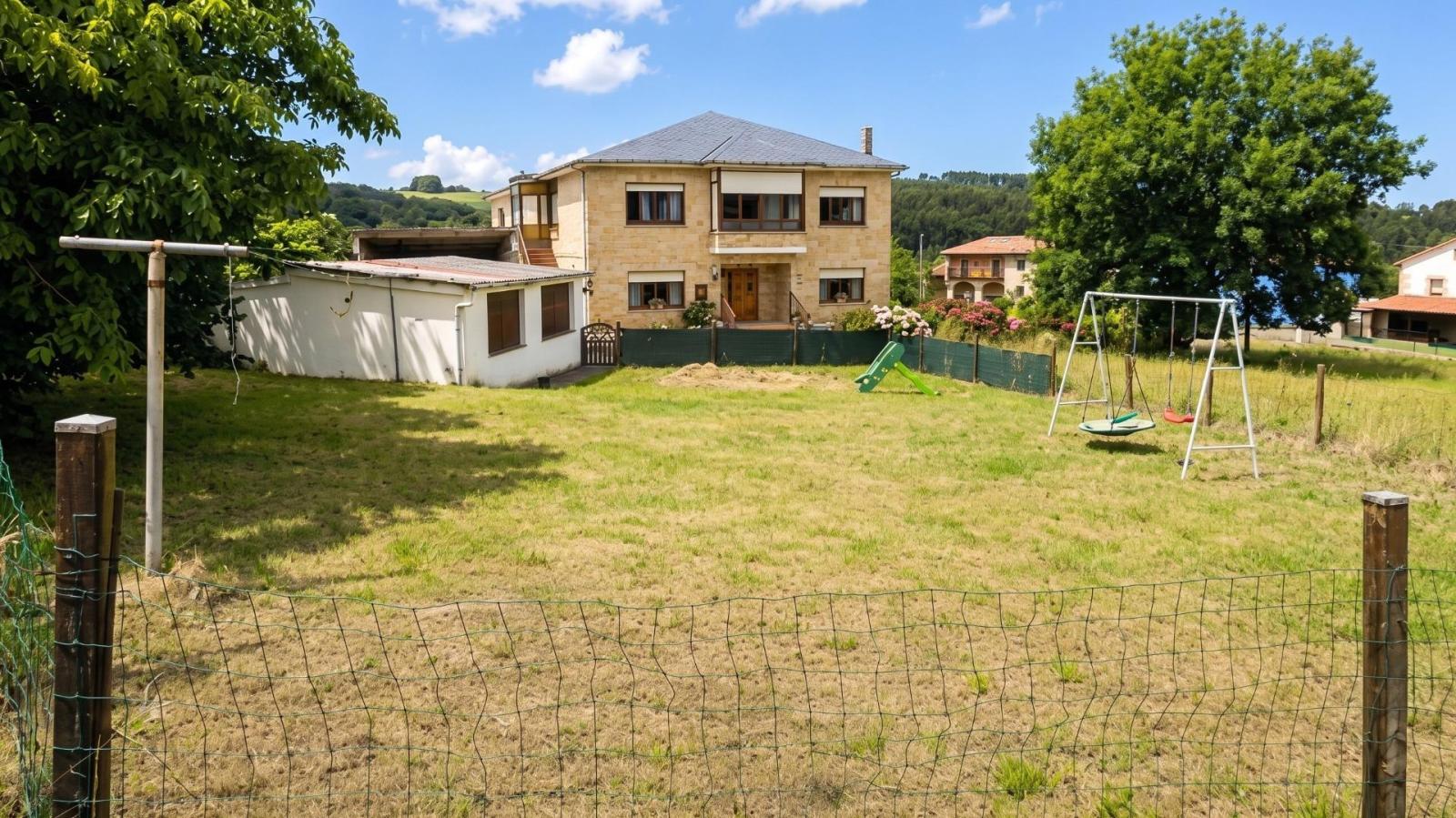 Chalet for Sale in Reocín
