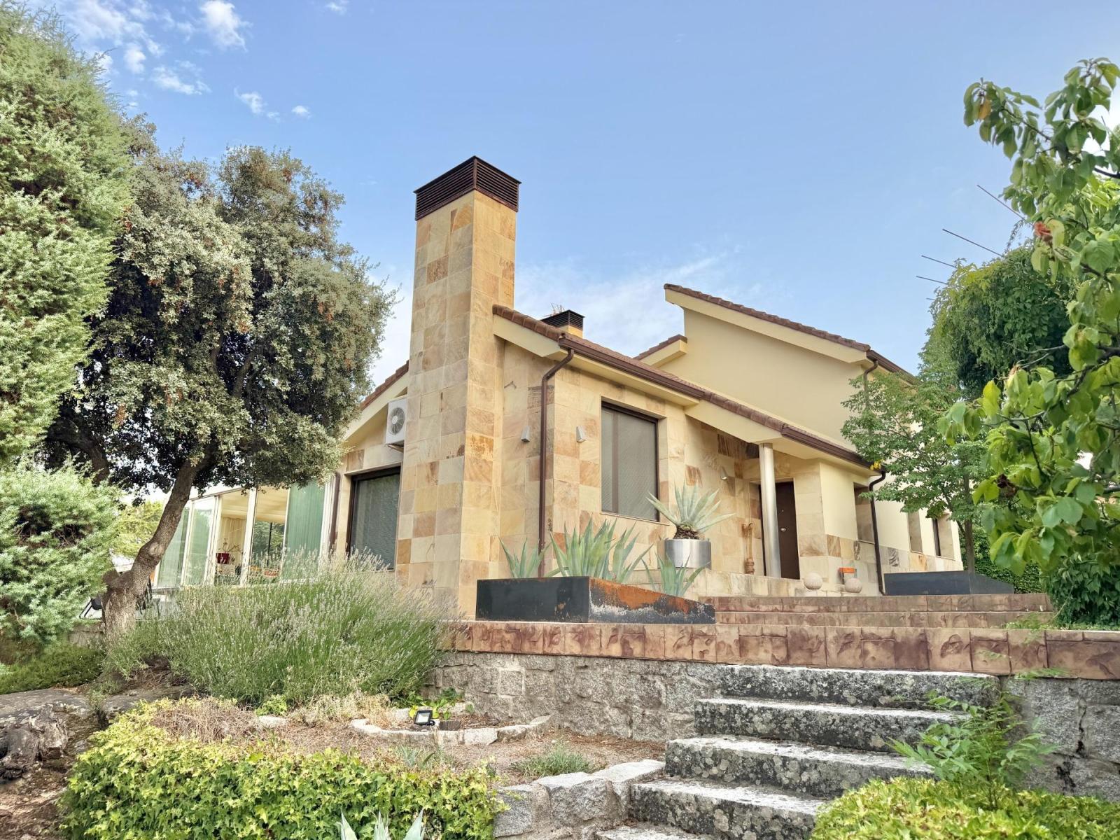 Chalet for Sale in Galapagar
