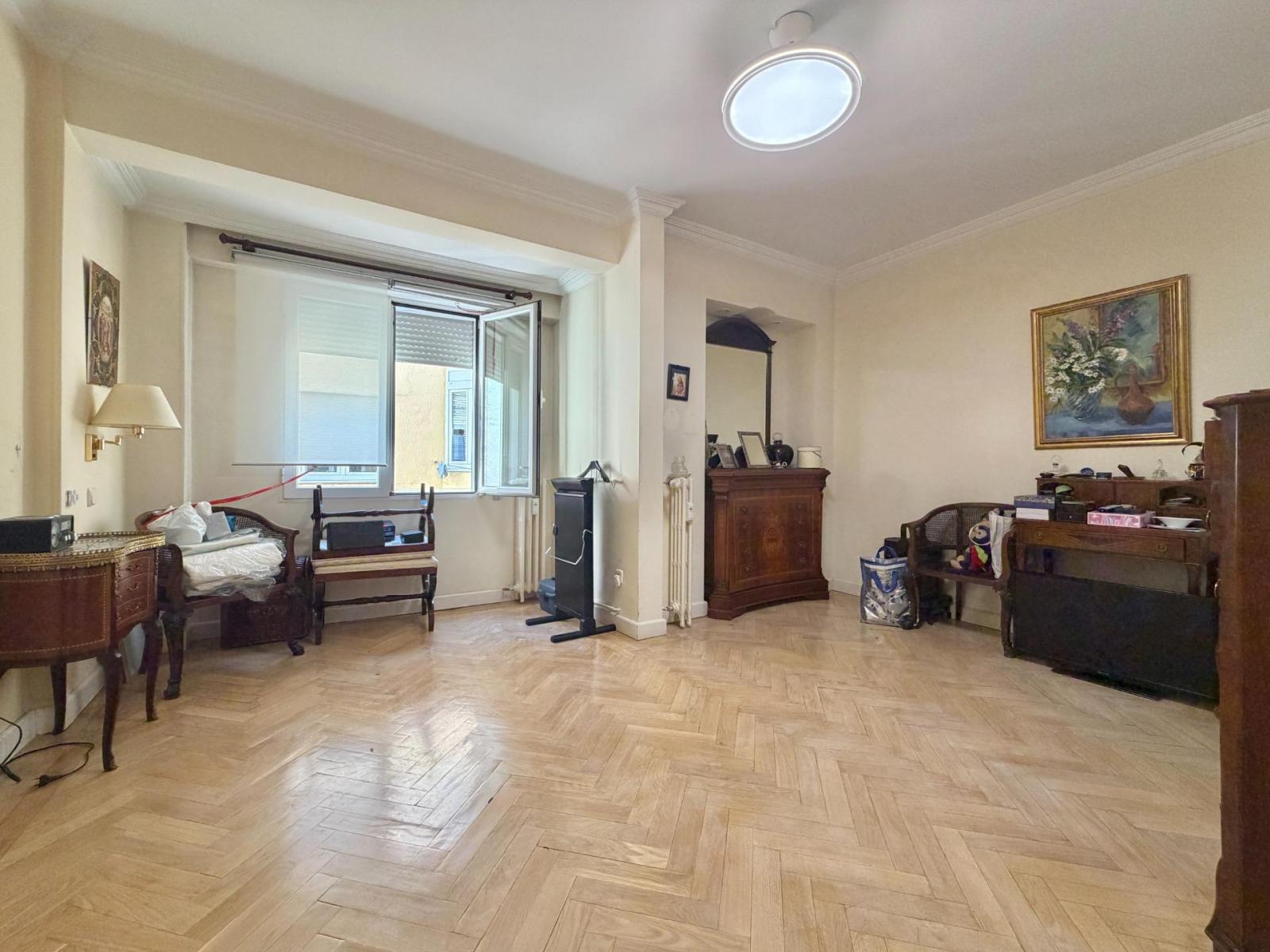 Flat for Sale in Madrid