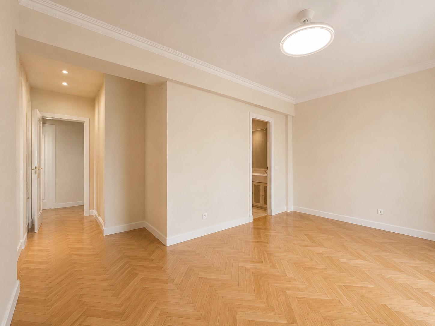 Flat for Sale in Madrid