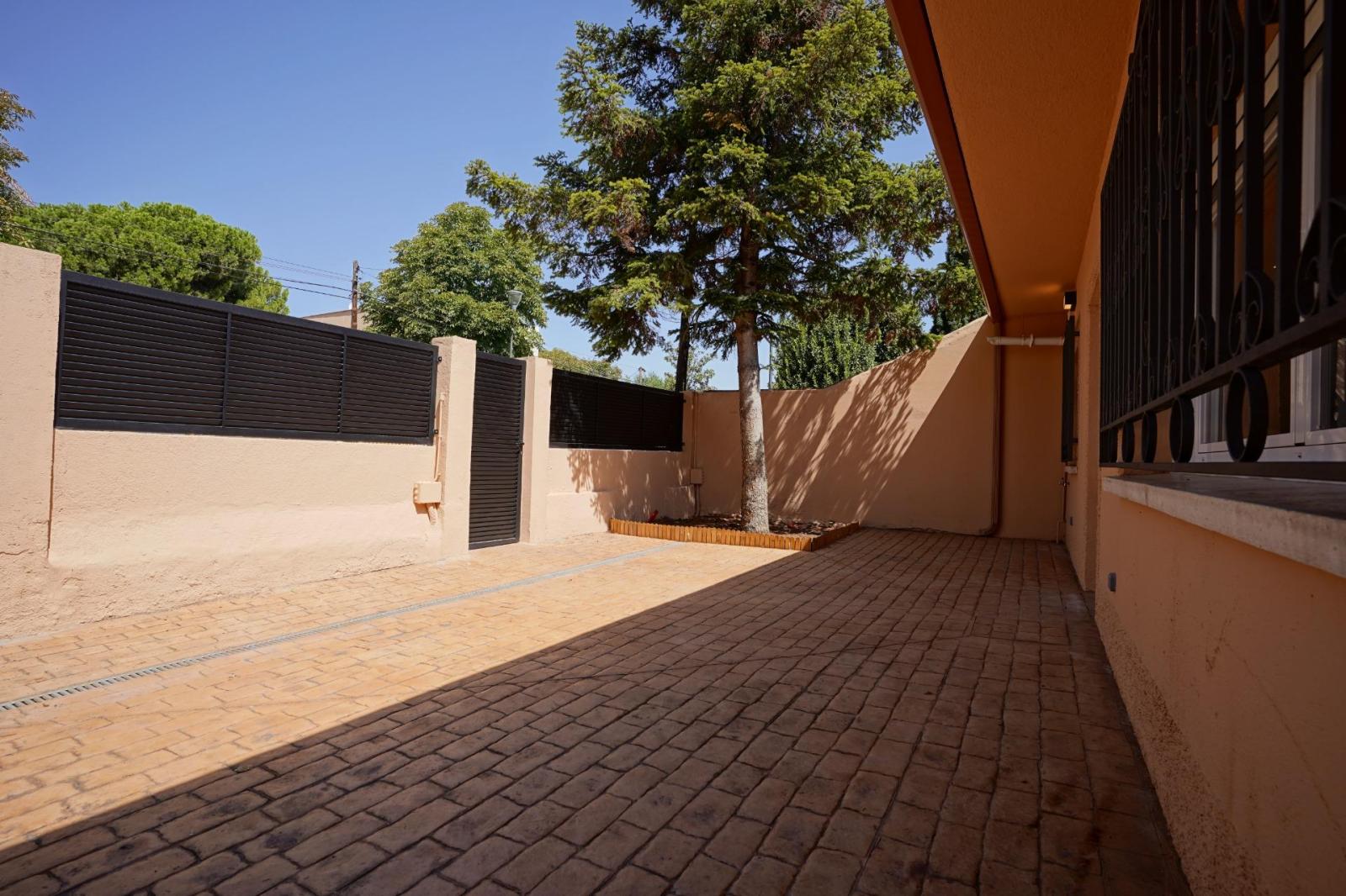 Chalet for Rent in Pozuelo de Alarcón