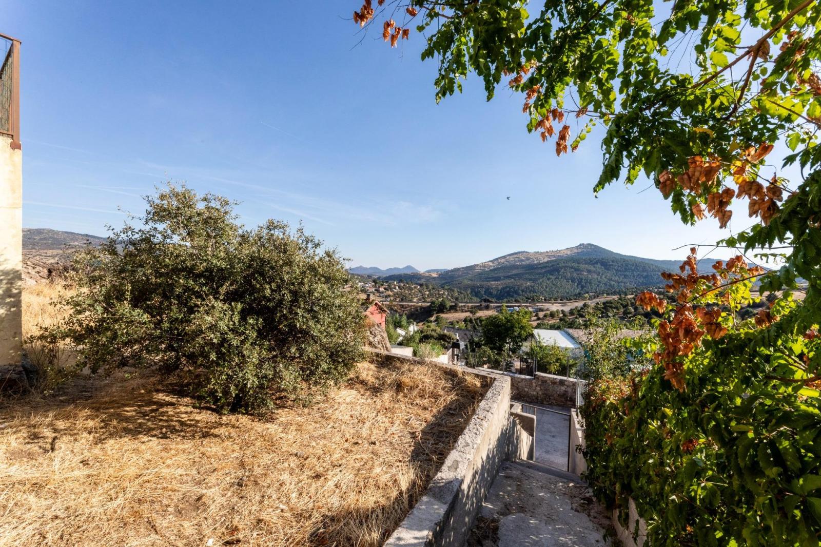 Chalet for Sale in Santa María de la Alameda