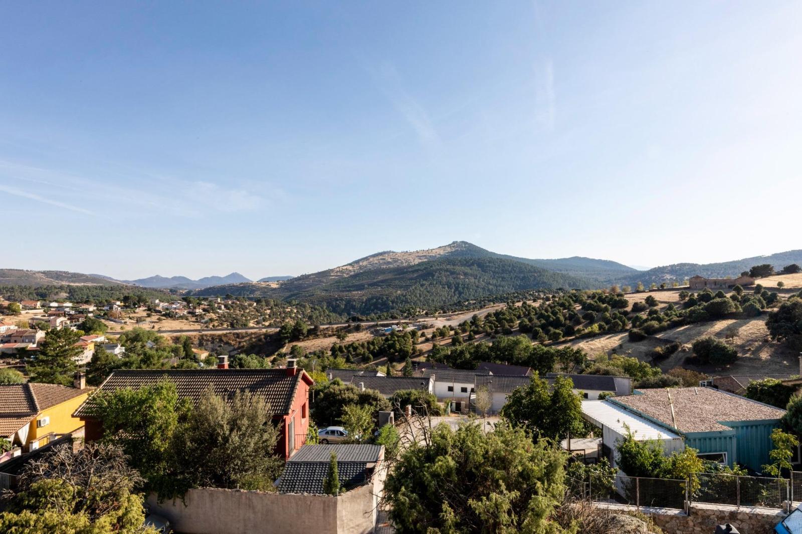 Chalet for Sale in Santa María de la Alameda