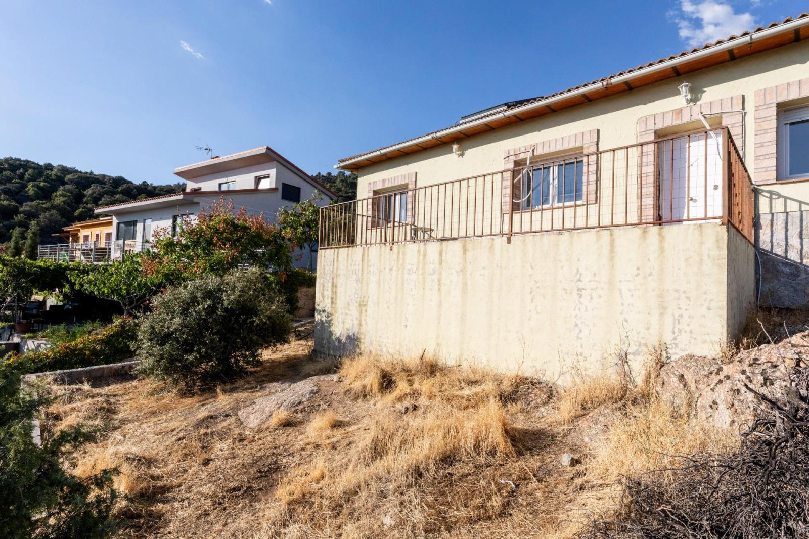 Chalet for Sale in Santa María de la Alameda