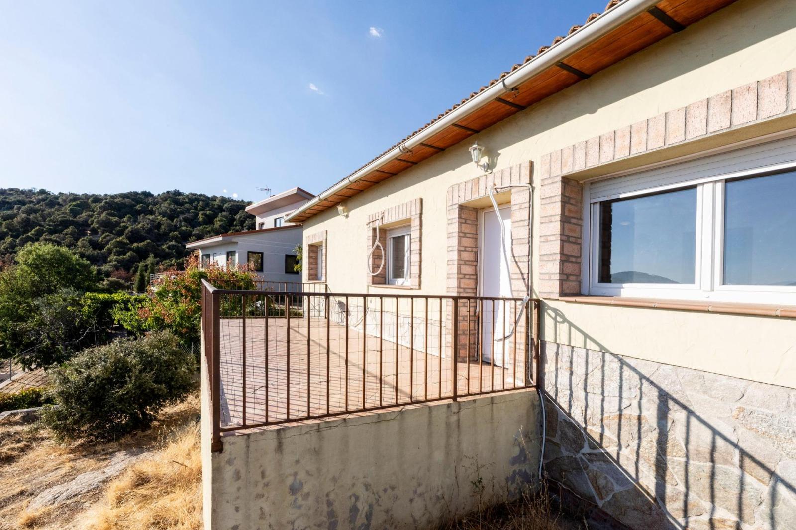 Chalet for Sale in Santa María de la Alameda