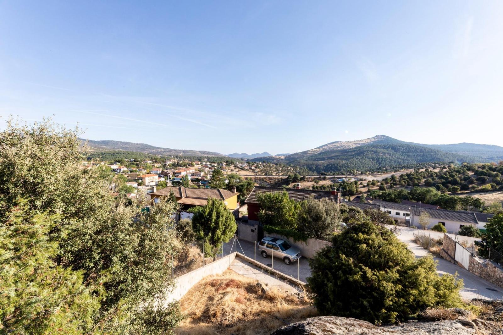 Chalet for Sale in Santa María de la Alameda
