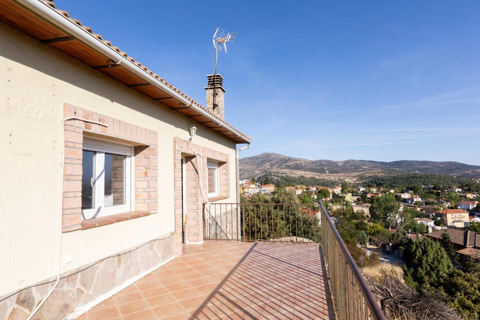 Chalet for Sale in Santa María de la Alameda