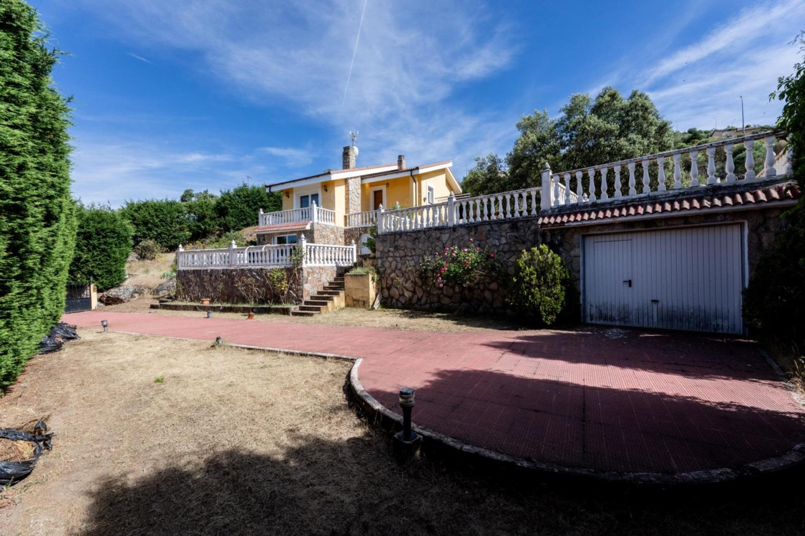 Chalet for Sale in El Espinar