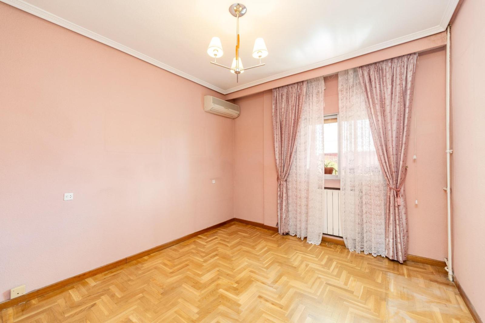 Flat for Sale in Madrid