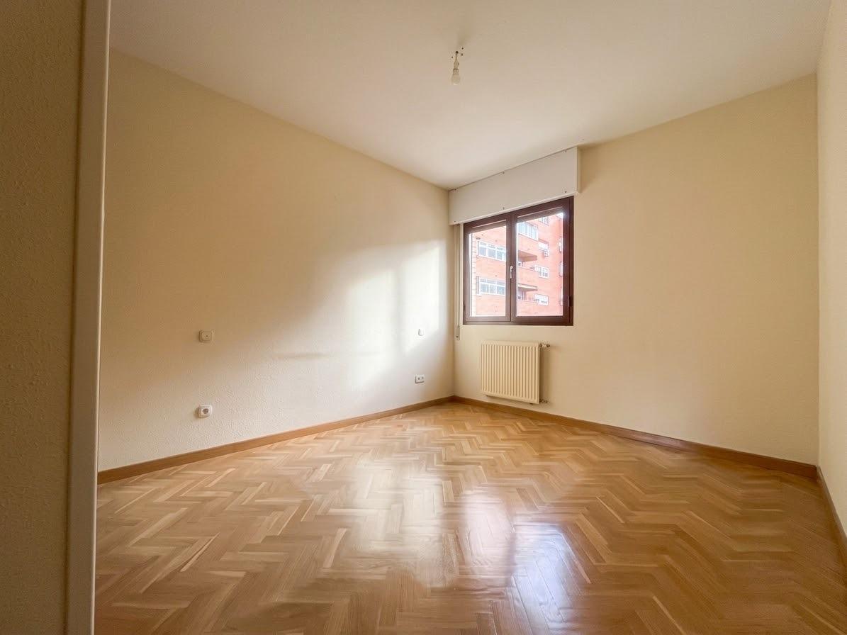 Flat for Sale in Madrid