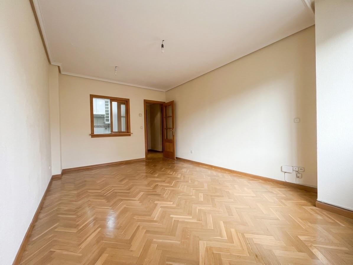 Flat for Sale in Madrid