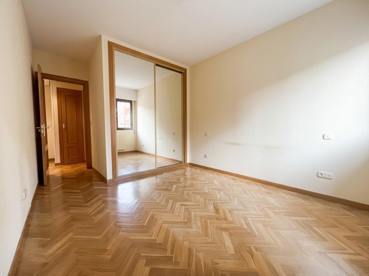 Flat for Sale in Madrid