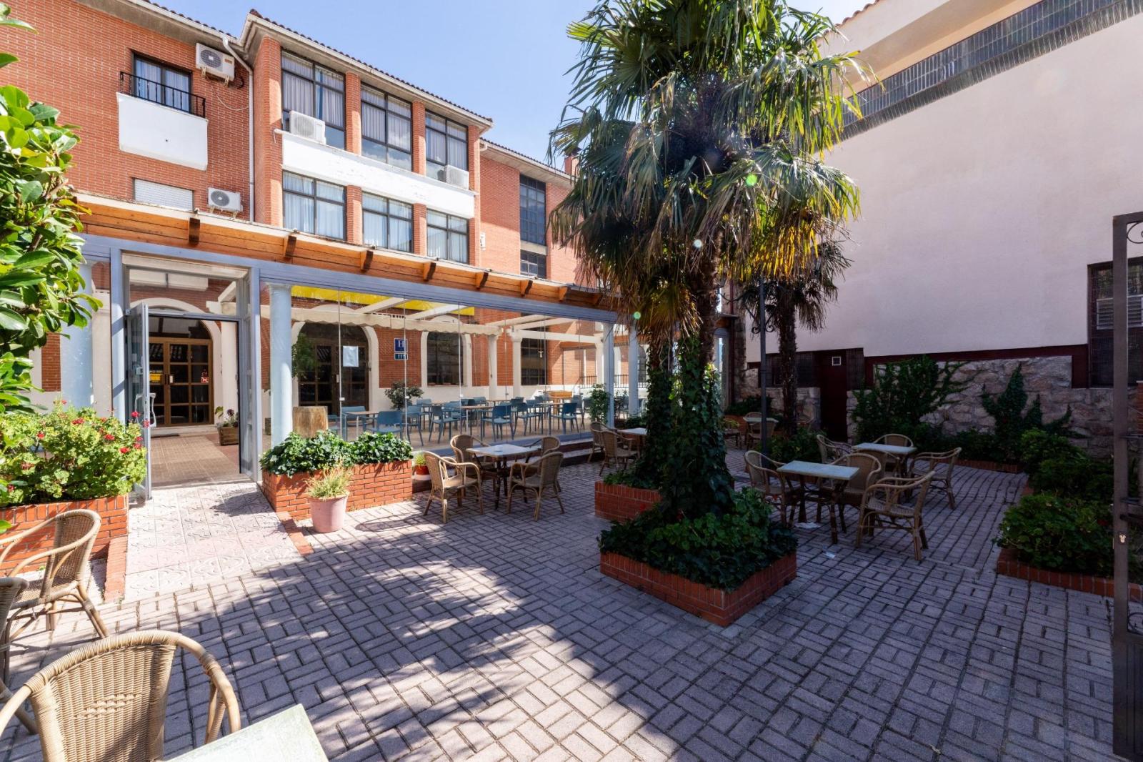 Hotel for Sale in Cebreros
