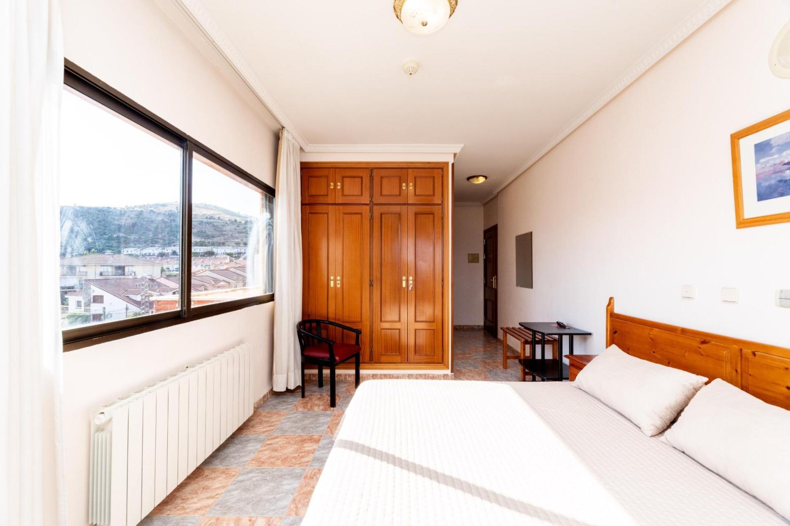 Hotel for Sale in Cebreros