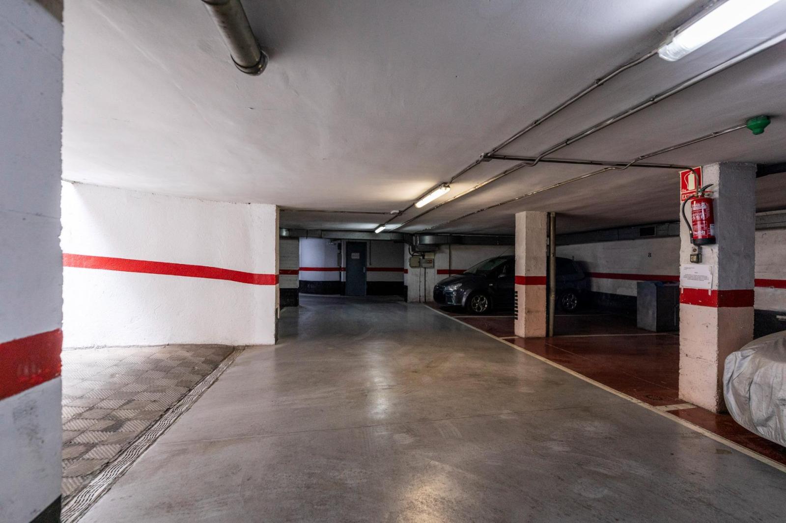 Garage for Sale in Madrid