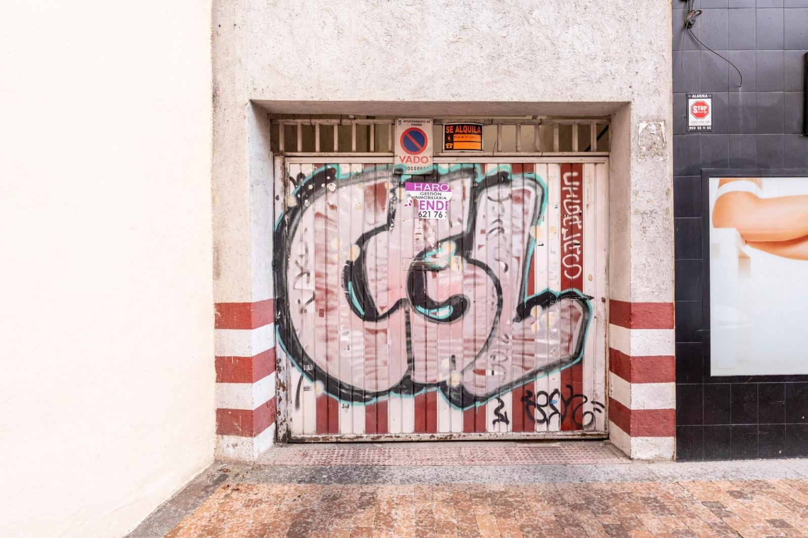 Garage for Sale in Madrid