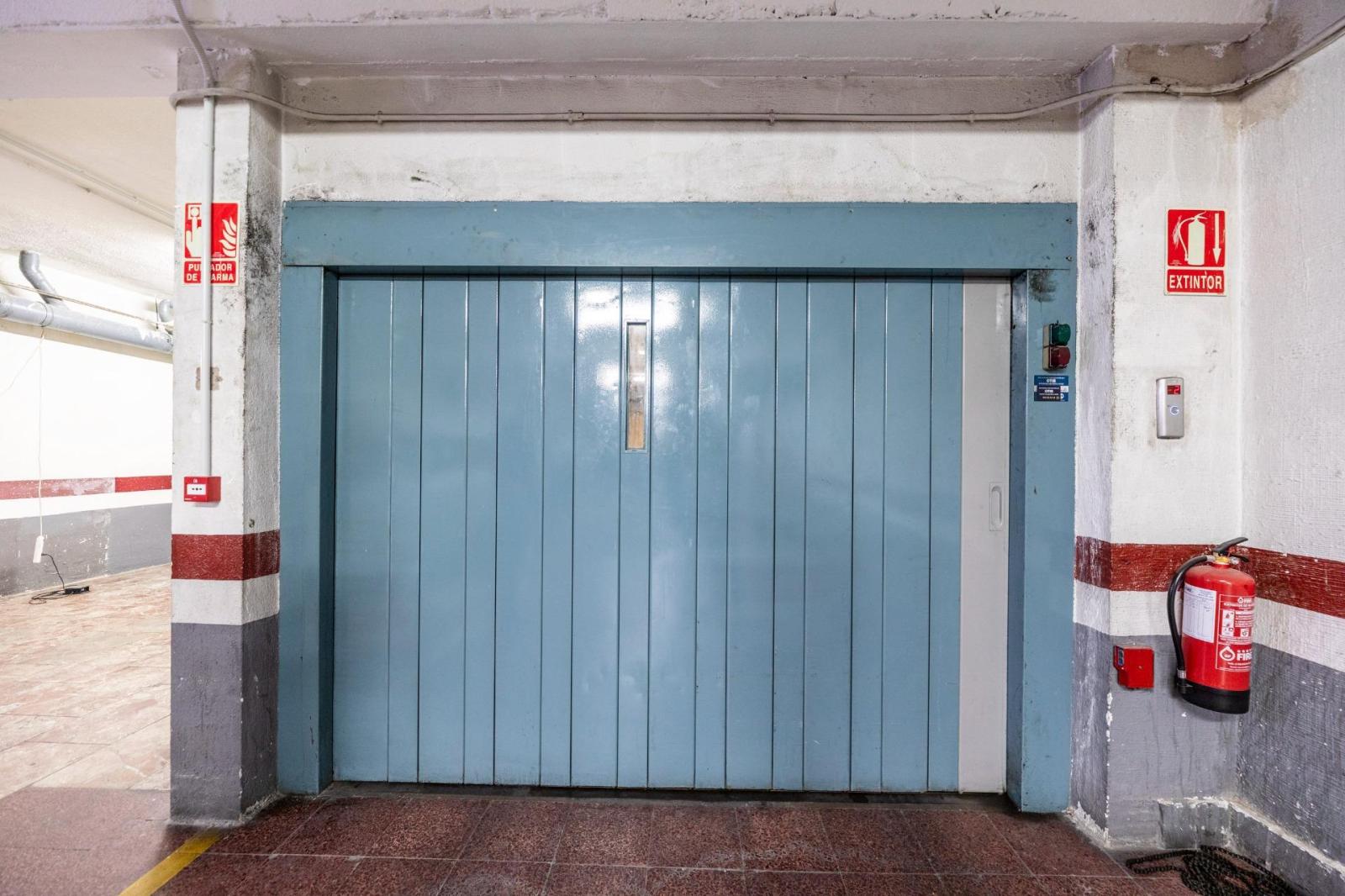 Garage for Sale in Madrid