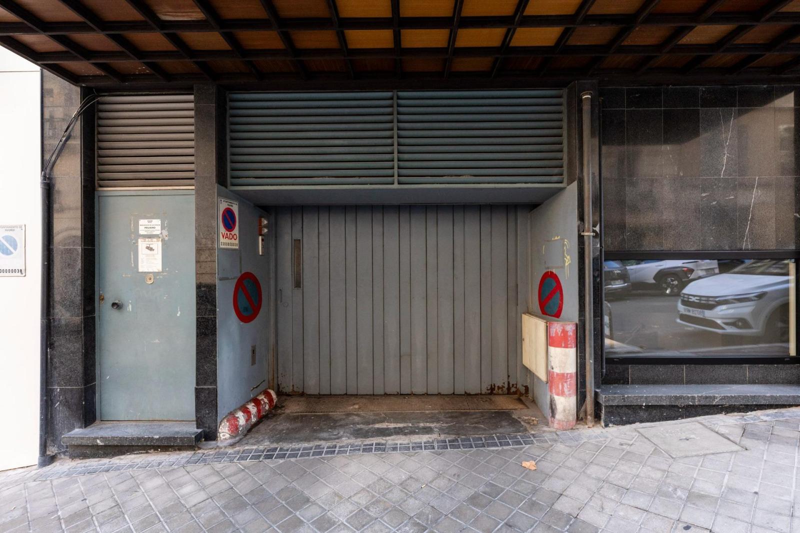 Garage for Sale in Madrid