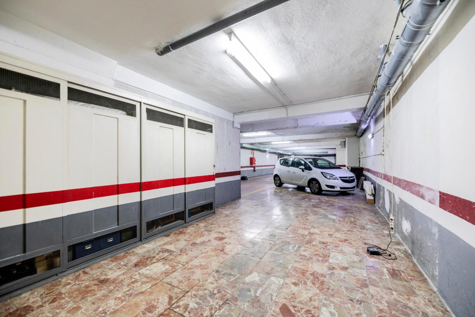 Garage for Sale in Madrid