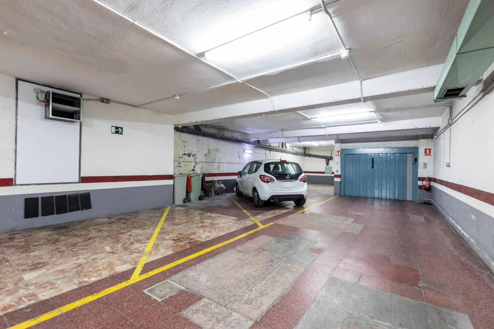 Garage for Sale in Madrid