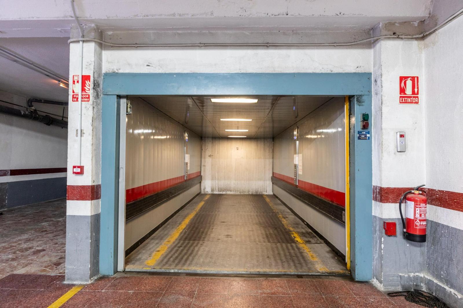 Garage for Sale in Madrid