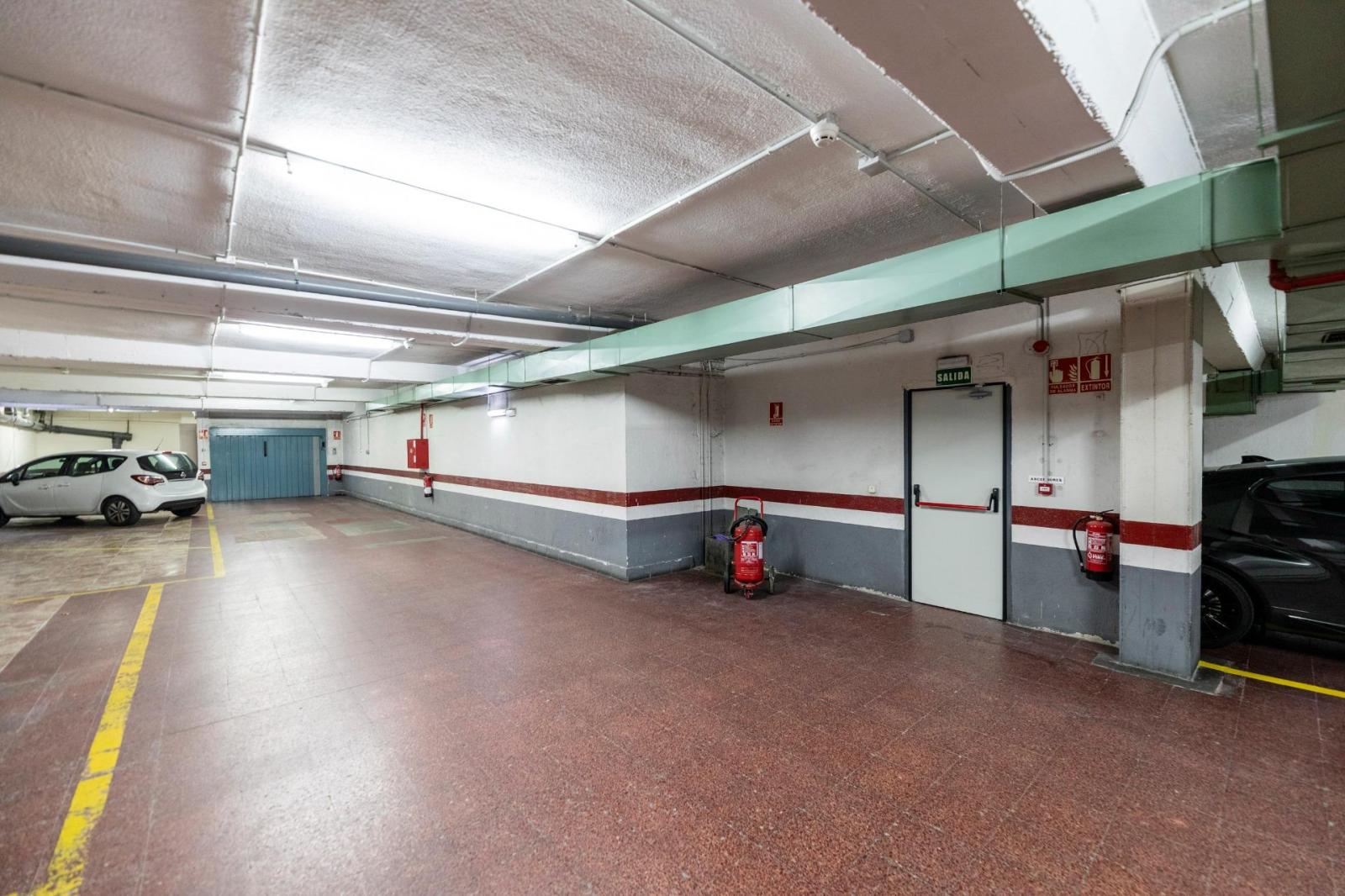 Garage for Sale in Madrid