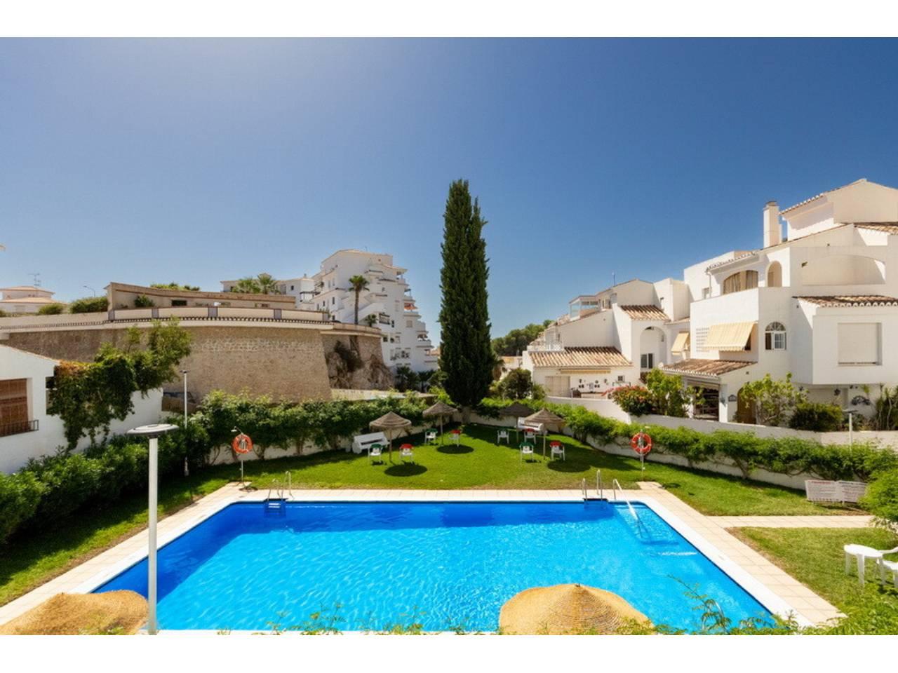 Flat for Sale in Almuñécar
