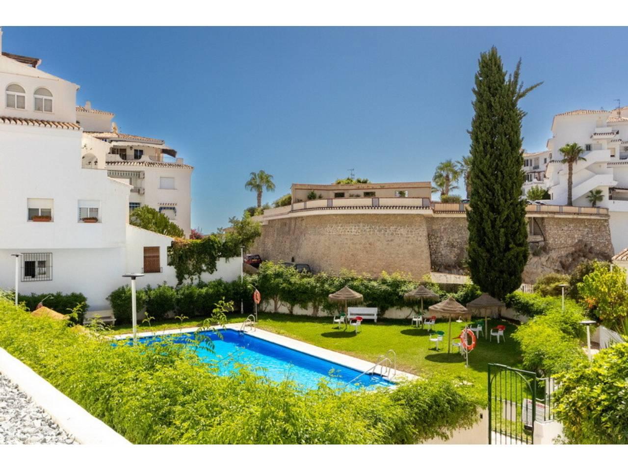 Flat for Sale in Almuñécar