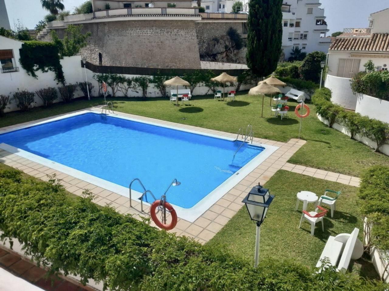 Flat for Sale in Almuñécar
