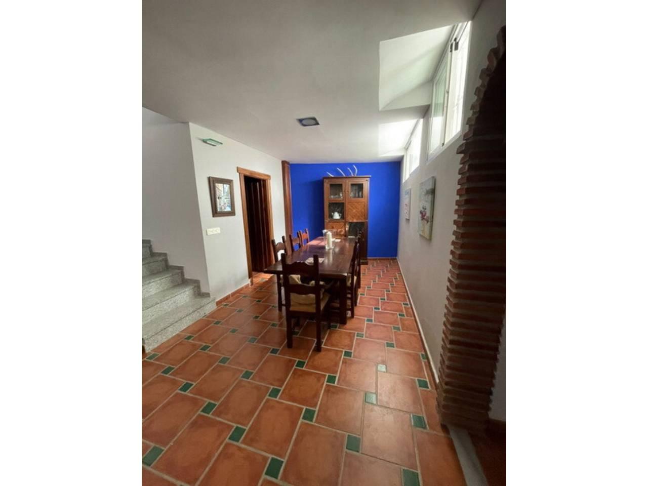Chalet for Rent in Almuñécar